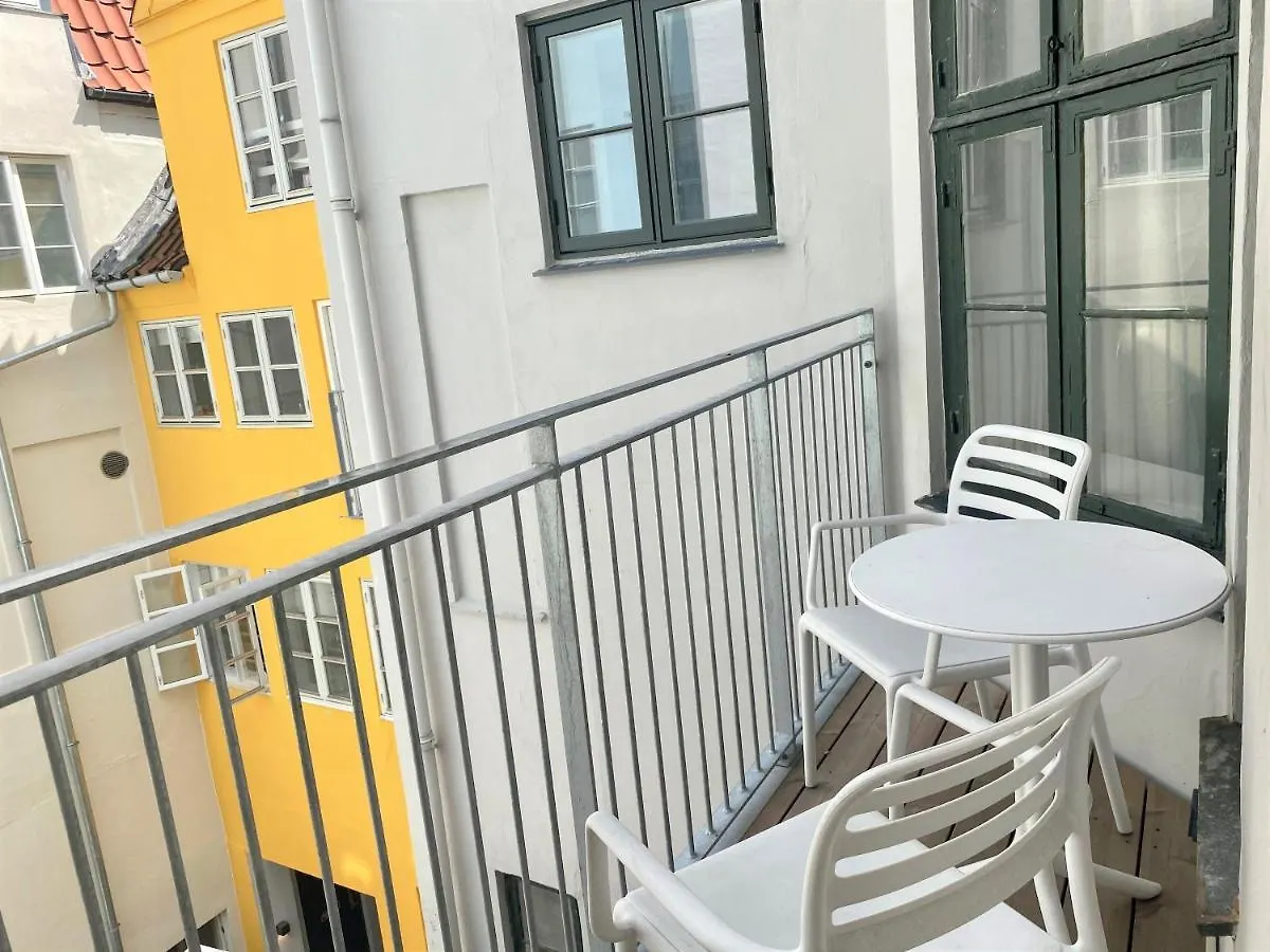 Sanders Regent - Popular Three-Bedroom Apartment Near Central Square Copenhagen 0*,