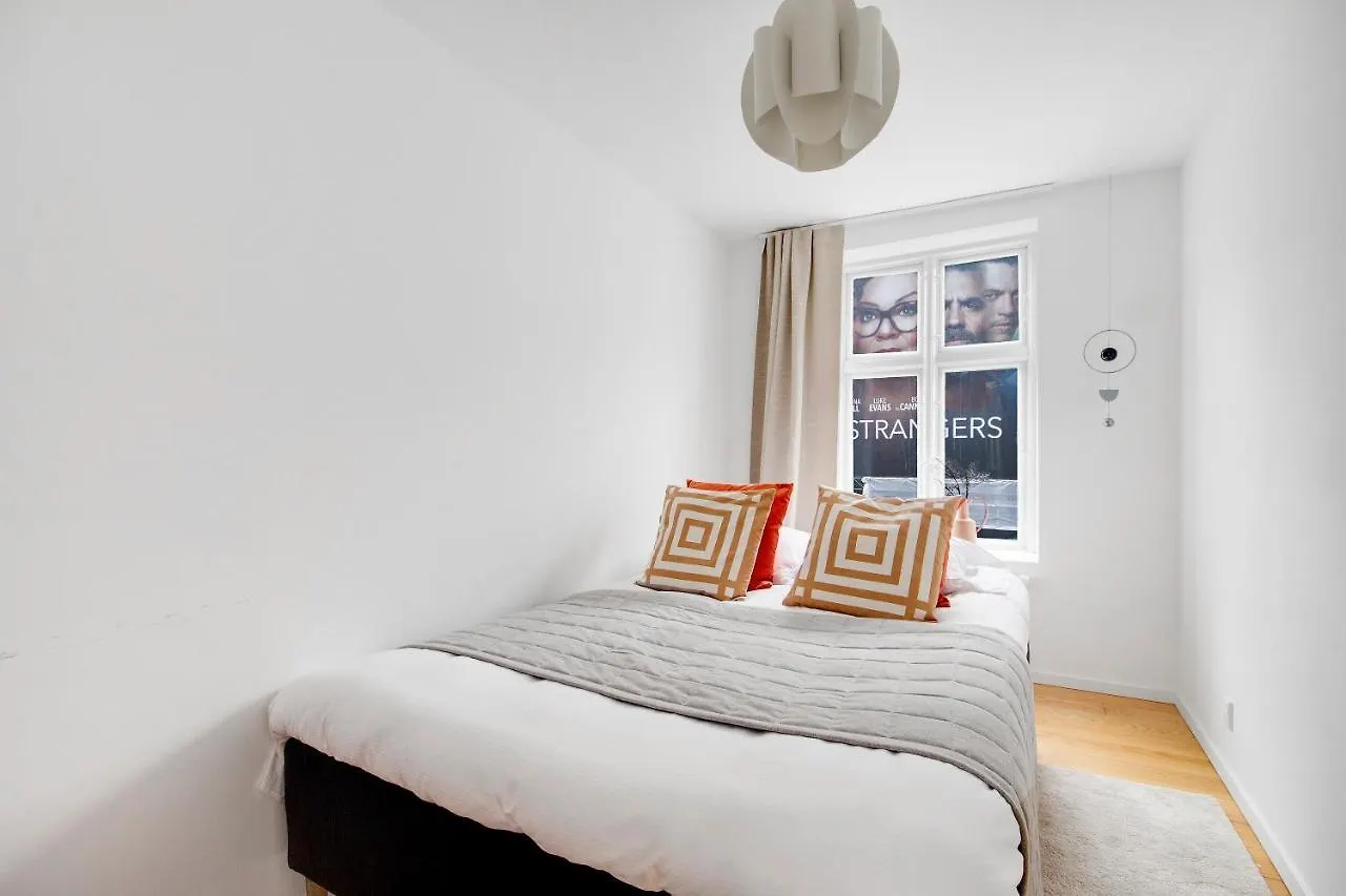 Sanders Regent - Popular Three-Bedroom Apartment Near Central Square Копенгаген Дания