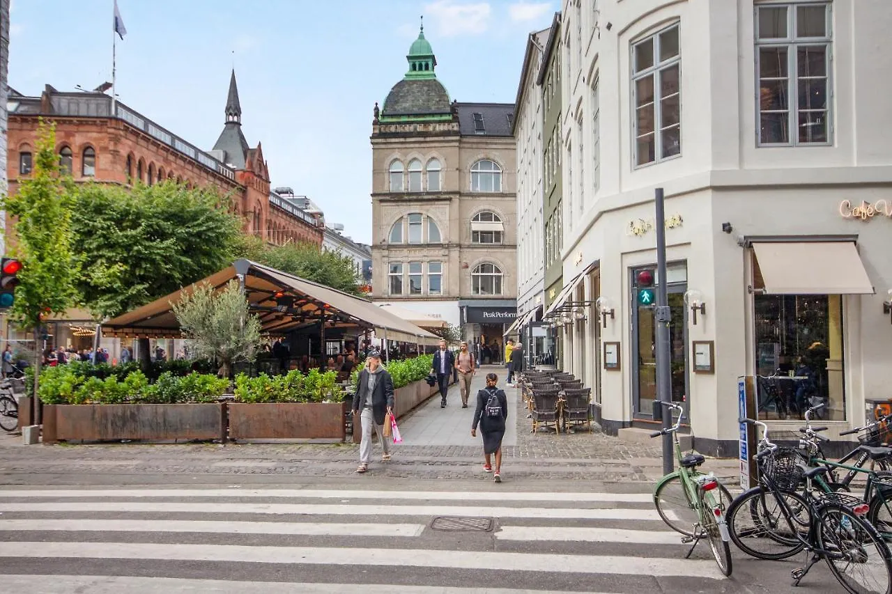 Sanders Regent - Popular Three-Bedroom Apartment Near Central Square Copenhagen