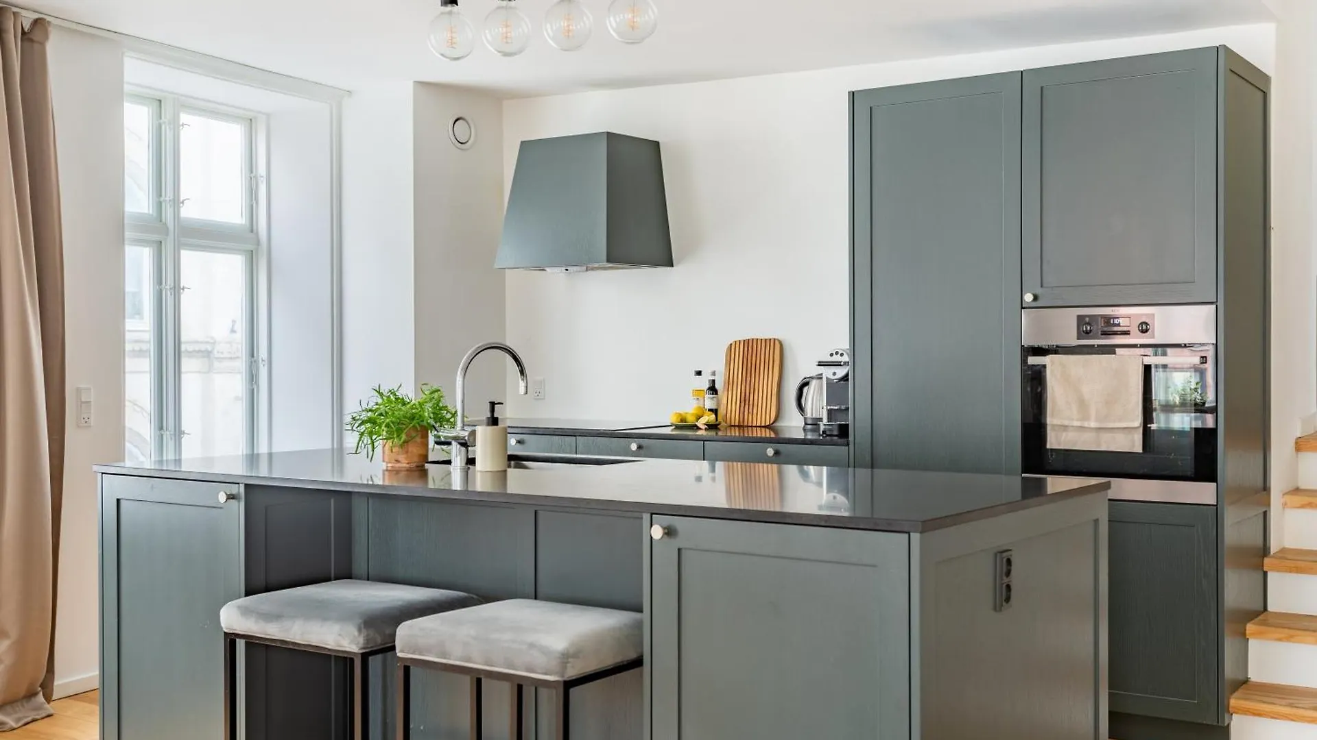 Sanders Regent - Popular Three-Bedroom Apartment Near Central Square Copenhagen