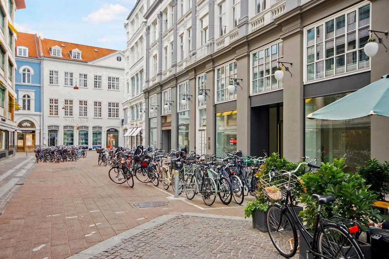 Sanders Regent - Popular Three-Bedroom Apartment Near Central Square Copenhagen